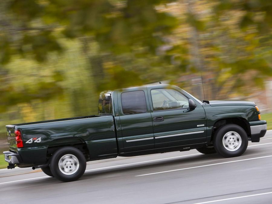  Chevrolet Silverado Hybrid Extended Cab 2004 года  (фото 4 из 9)